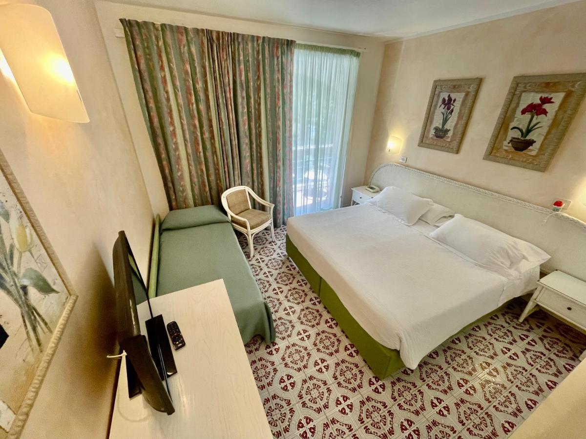 Hotel Meridiana Marina di Campo Pokoj fotografie