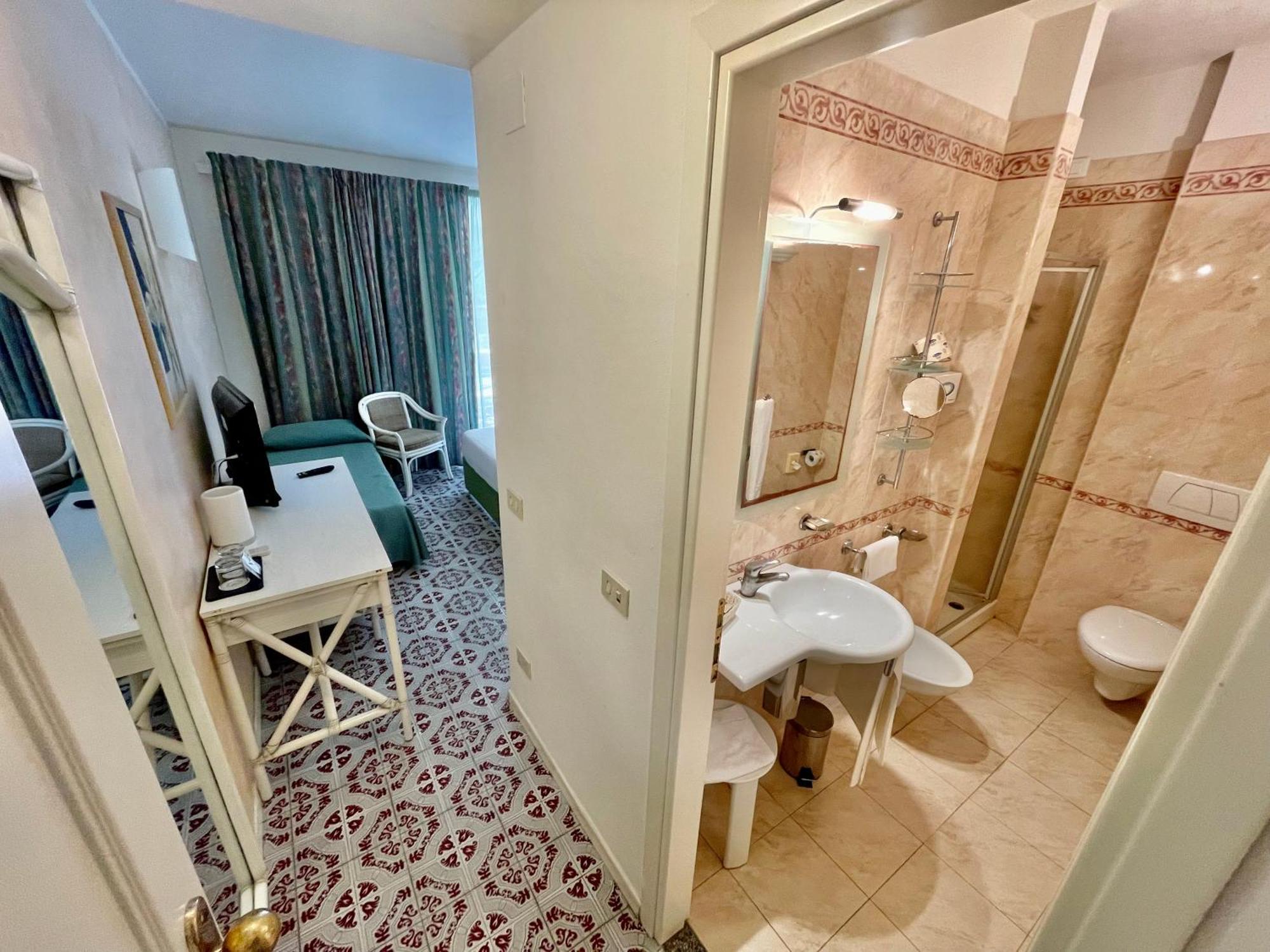 Hotel Meridiana Marina di Campo Pokoj fotografie